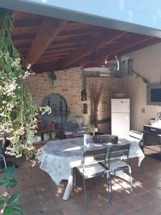 Maison D'Hotes Le Lavoir Fontaines  Exteriér fotografie