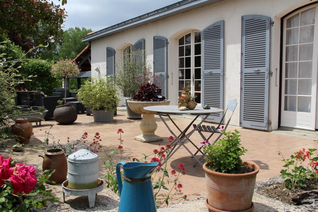 Maison D'Hotes Le Lavoir Fontaines  Exteriér fotografie