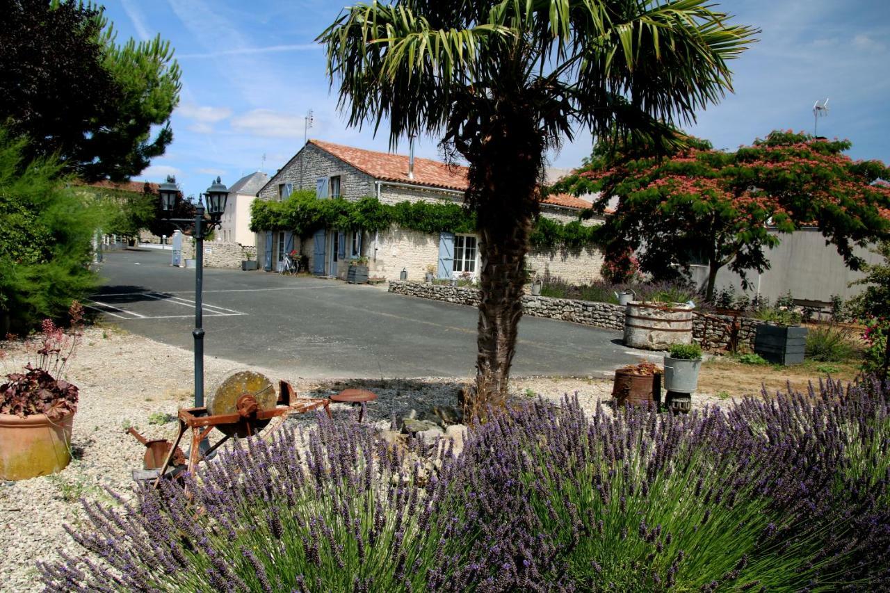 Maison D'Hotes Le Lavoir Fontaines  Exteriér fotografie
